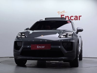 PORSCHE MACAN - 2