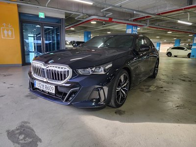 BMW 5 SERIES
