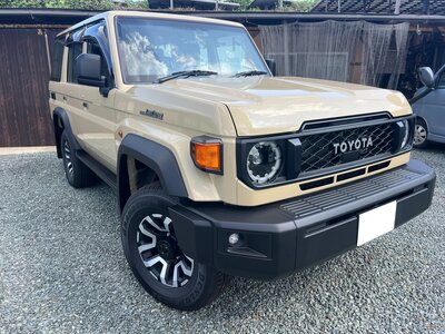 TOYOTA LAND CRUISER 70 - 3