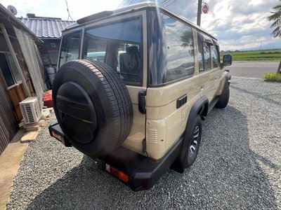 TOYOTA LAND CRUISER 70 - 6