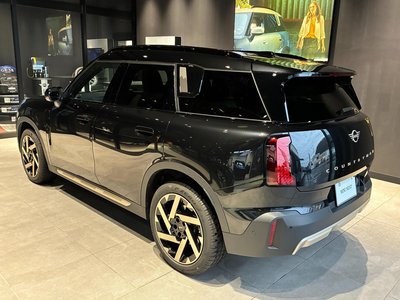 MINI MINI COUNTRYMAN - 10