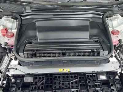 MERCEDES-BENZ EQE - 7