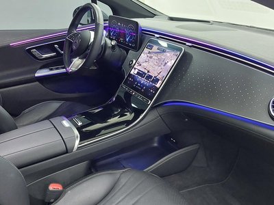 MERCEDES-BENZ EQE - 9