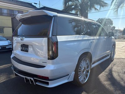 CADILLAC ESCALADE - 9