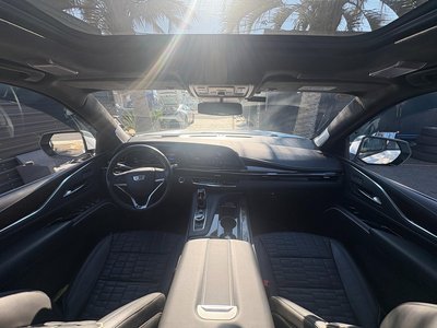 CADILLAC ESCALADE - 7