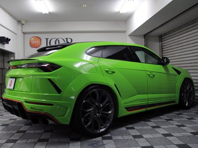 LAMBORGHINI URUS - 8