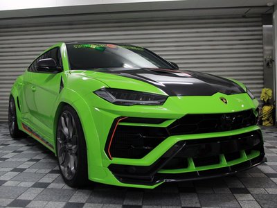 LAMBORGHINI URUS - 7