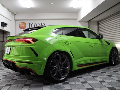 LAMBORGHINI URUS - 9
