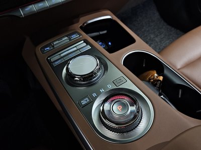 2023 Genesis GV70 — миниатюра 12