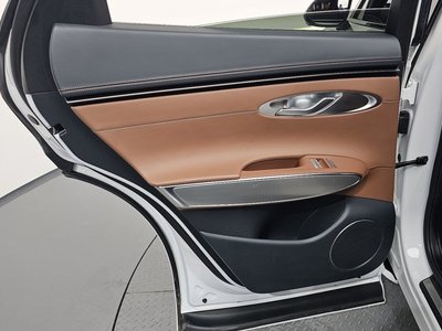 2023 Genesis GV70 — миниатюра 15