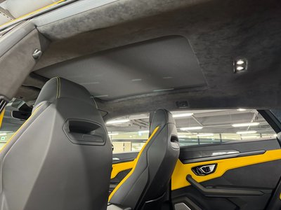 LAMBORGHINI URUS - 7