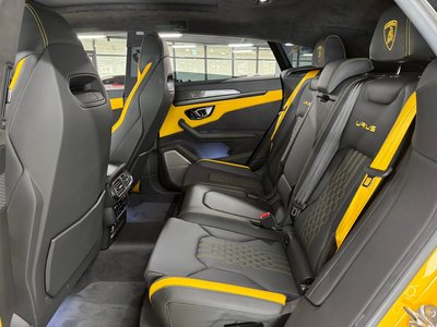 LAMBORGHINI URUS - 8