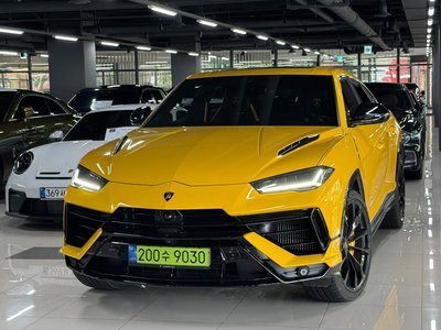 LAMBORGHINI URUS - 1