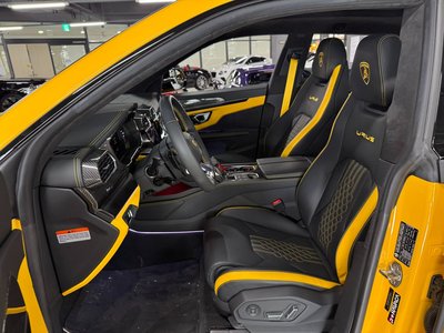 LAMBORGHINI URUS - 10