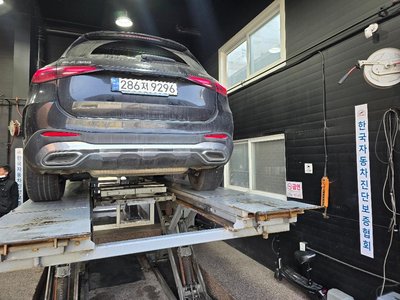 MERCEDES-BENZ GLC - 2