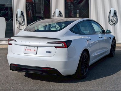 TESLA MODEL 3 - 5