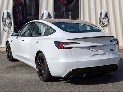 TESLA MODEL 3 - 7