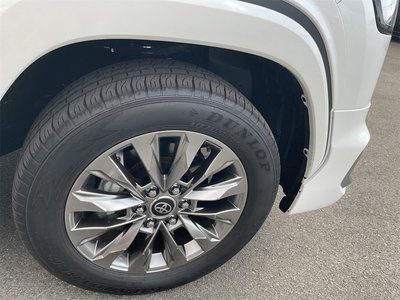 TOYOTA LAND CRUISER 300 - 8