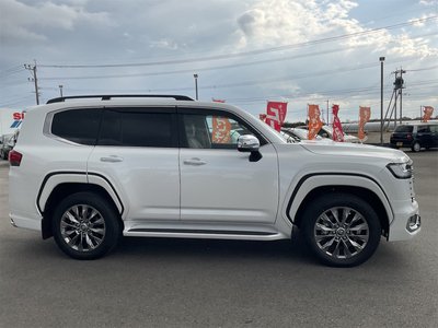 TOYOTA LAND CRUISER 300 - 3