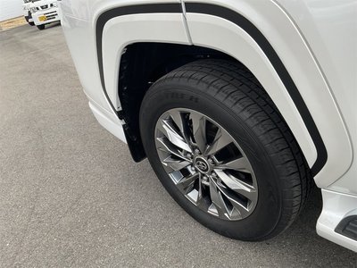 TOYOTA LAND CRUISER 300 - 9