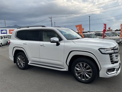 TOYOTA LAND CRUISER 300 - 6