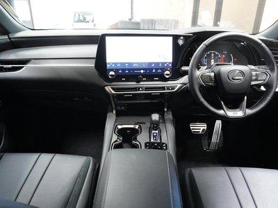 2023 Lexus RX — миниатюра 16