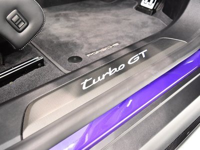 2025 Porsche TAYCAN thumbnail 19