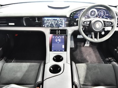 2025 Porsche TAYCAN thumbnail 15