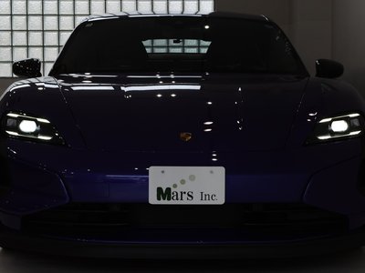 2025 Porsche TAYCAN 照片 3
