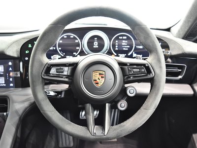 2025 Porsche TAYCAN thumbnail 16