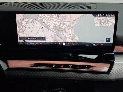 2025 BMW 5 SERIES — миниатюра 12