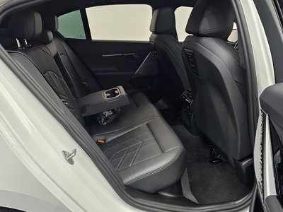 2025 BMW 5 SERIES — миниатюра 11