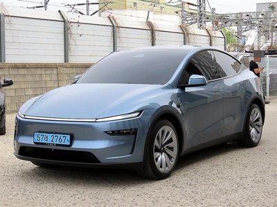 TESLA MODEL Y - 5