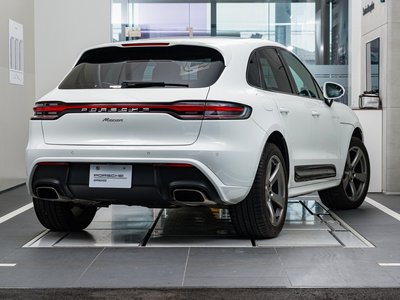 PORSCHE MACAN - 4