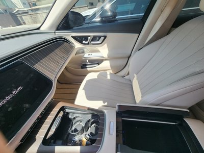 MERCEDES-BENZ E-CLASS - 8