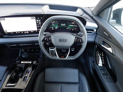 صورة 30 لـ 2025 AUDI Q6 E-TRON