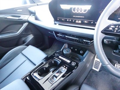 صورة 22 لـ 2025 AUDI Q6 E-TRON