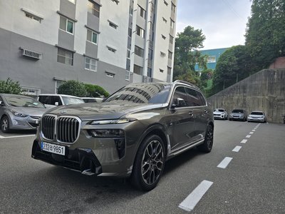 2025 BMW X7 — фото 1