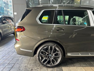 2025 BMW X7 — миниатюра 12