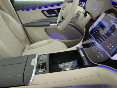 MERCEDES-BENZ EQS - 9