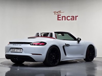 صورة 3 لـ 2017 Porsche 718