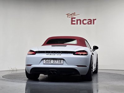 صورة 4 لـ 2017 Porsche 718