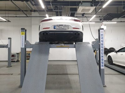 MERCEDES-BENZ GT AMG - 2