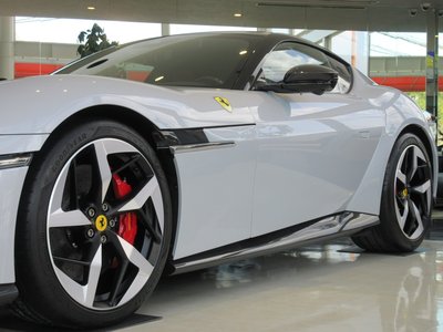 FERRARI 12 CILINDRI - 9