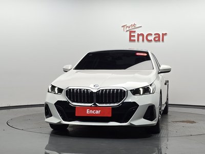 صورة 2 لـ 2023 BMW 5 SERIES