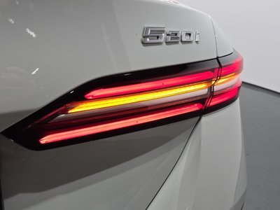 صورة 10 لـ 2023 BMW 5 SERIES