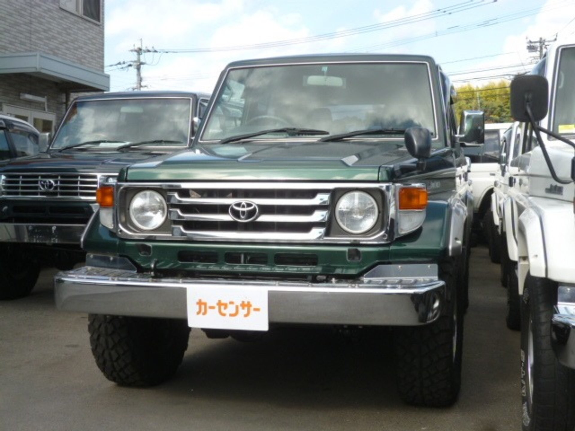 TOYOTA LAND CRUISER 70 - View 1