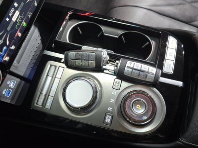 GENESIS G80 (RG3) - 9