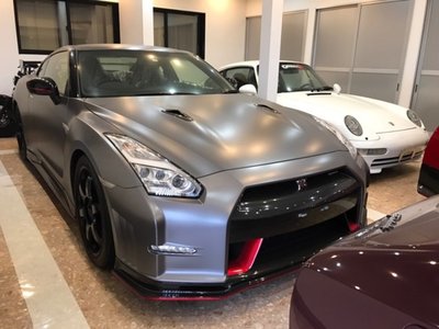 NISSAN GT-R - 1