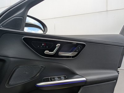 2025 Mercedes-BENZ C-CLASS — миниатюра 32